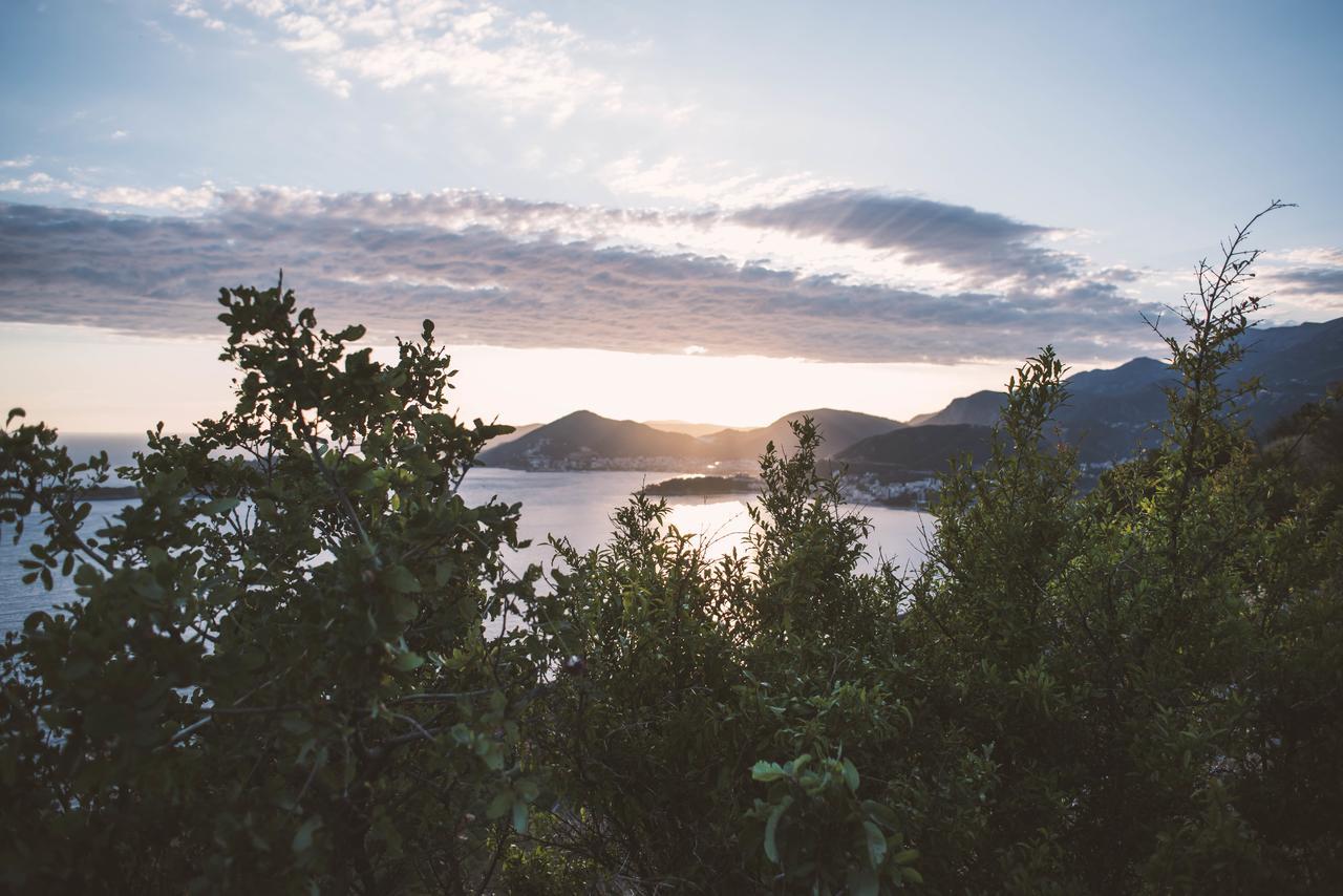 Porodicni Lägenhet Sveti Stefan Exteriör bild